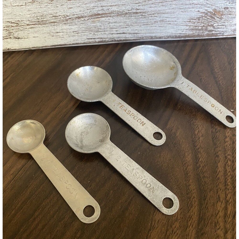 Vintage Aluminum Metal Nesting Round Measuring Spoons US Standard Set of 4